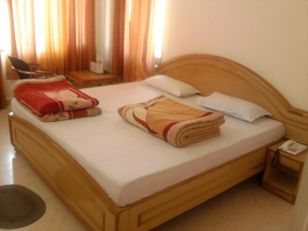 Sapphire Inn Bhīm Tāl Buitenkant foto
