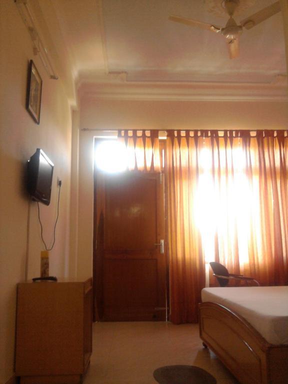 Sapphire Inn Bhīm Tāl Buitenkant foto