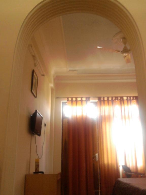 Sapphire Inn Bhīm Tāl Buitenkant foto