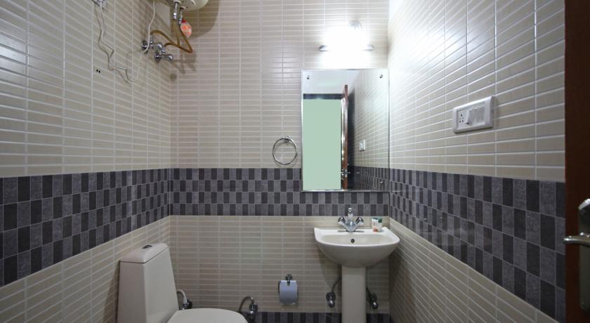 Sapphire Inn Bhīm Tāl Buitenkant foto