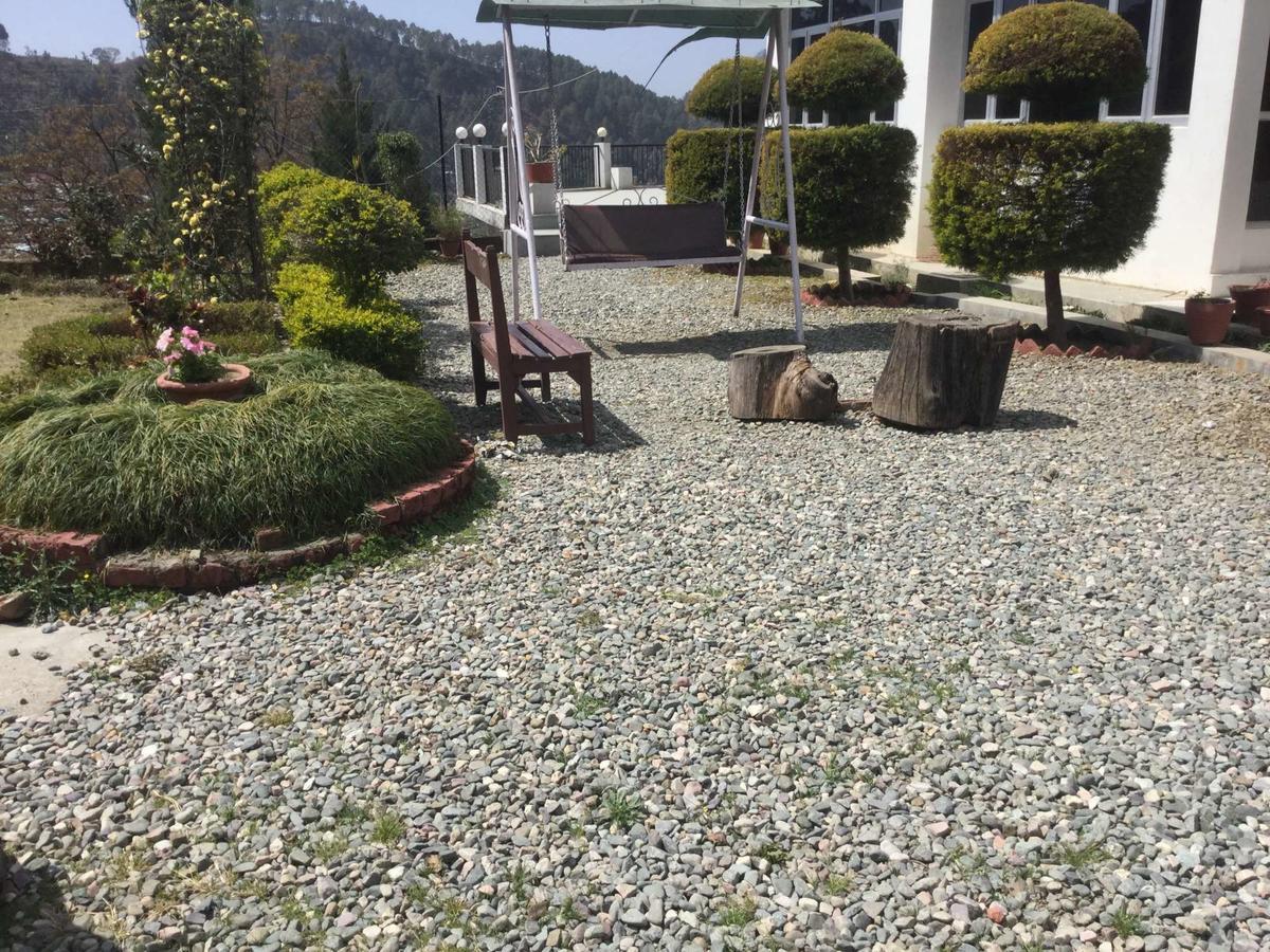 Sapphire Inn Bhīm Tāl Buitenkant foto